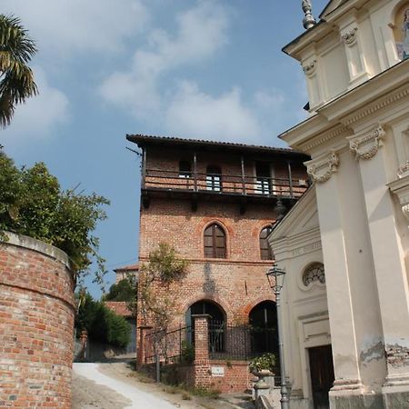 La Casa Del Castellano Hotell Cinzano Exteriör bild