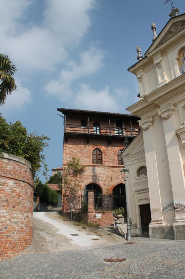 La Casa Del Castellano Hotell Cinzano Exteriör bild